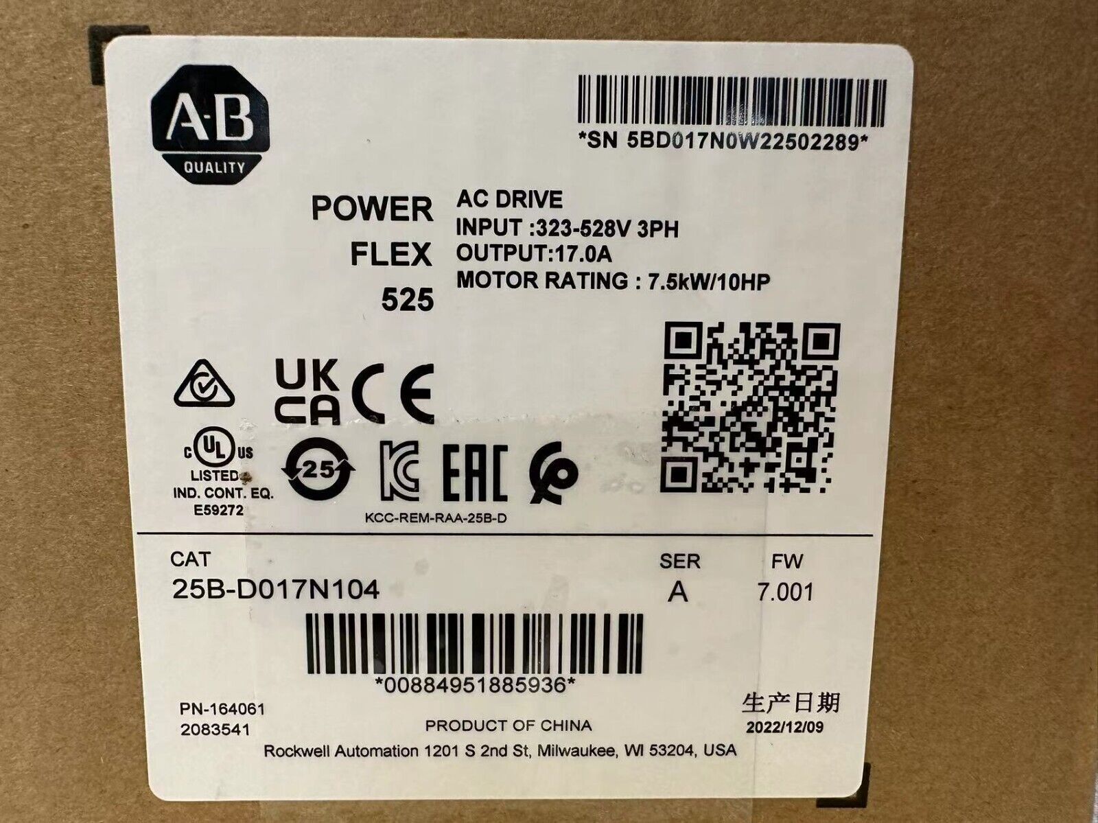 PowerFlex 525 AC Drive packaging: 25B-D017N104, 7.5kW, Allen-Bradley industrial motor control specifications.