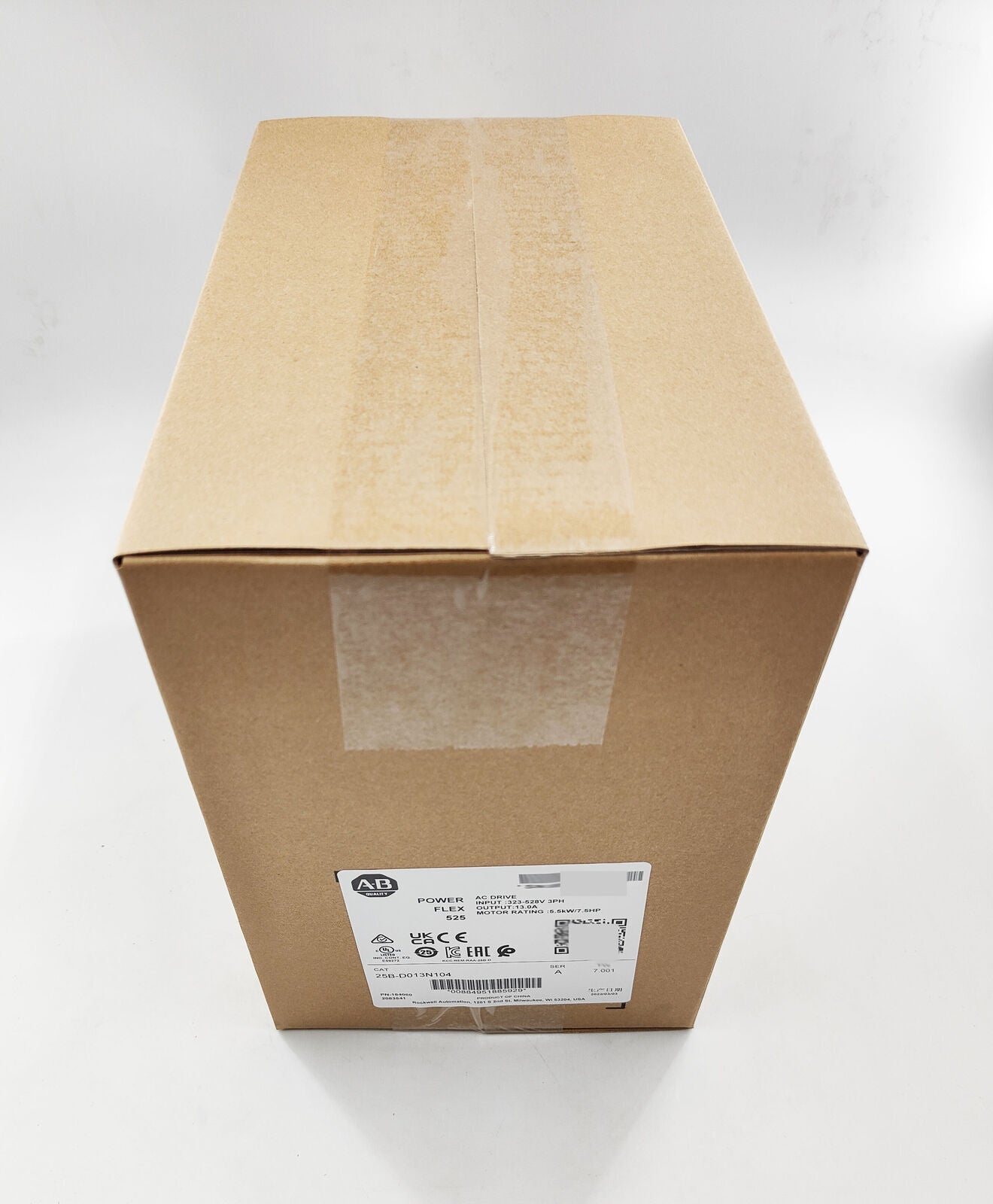Allen-Bradley PowerFlex 525 AC Drive box, 25B-D013N104, 5.5kW/7.5HP, product packaging.